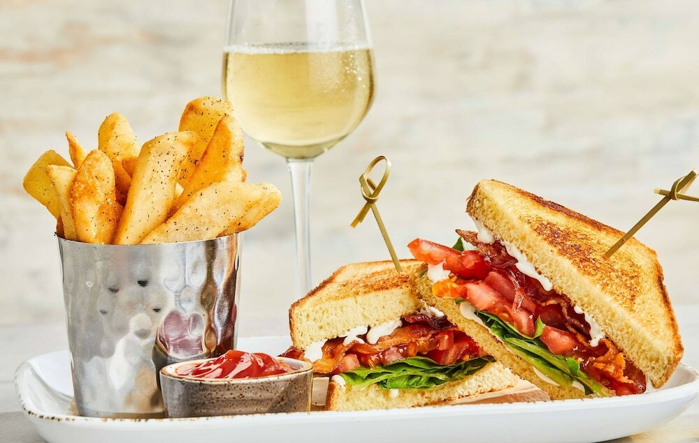 Фото Courtyard Syracuse Downtown At Armory Square