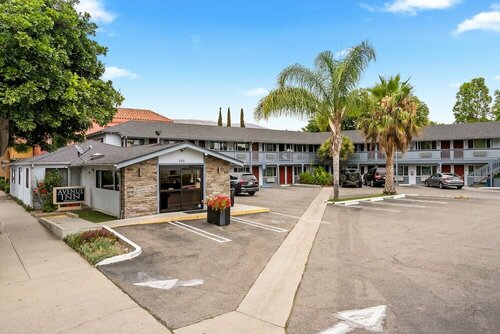 Гостиница Avenue Inn Downtown San Luis Obispo в Сан Луис Обиспо