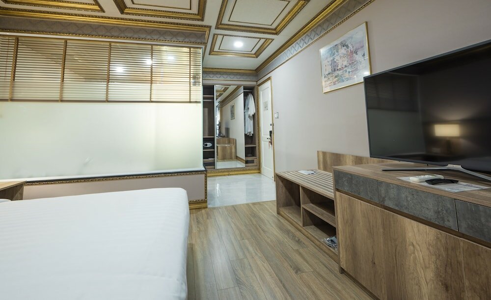 Фото Lotus SaiGon Hotel