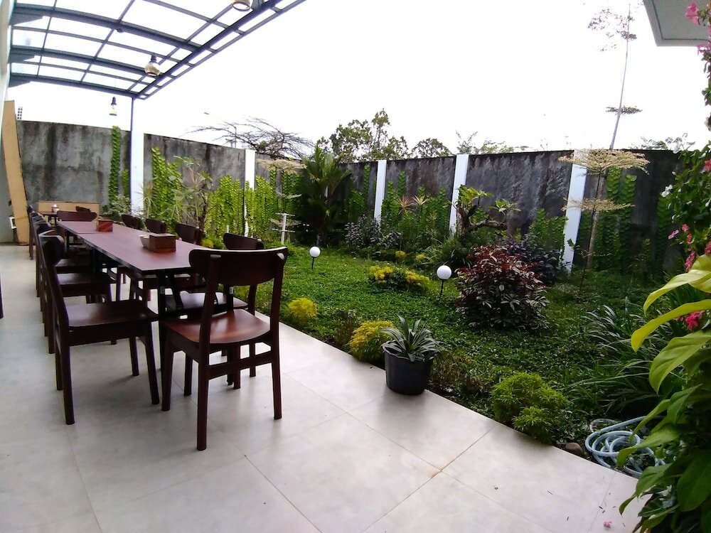 Фото Emerald Hotel