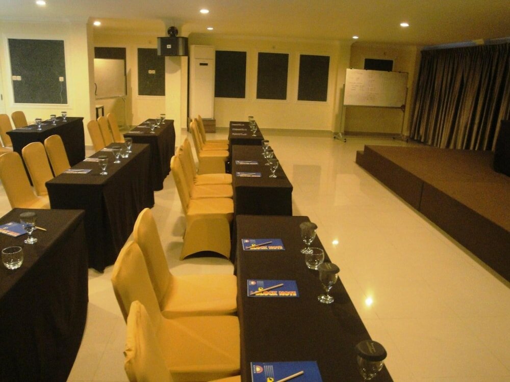 Фото Ramayana Hotel