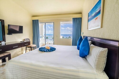 Внешний вид отеля Aquamarina Beach Hotel Cancún в Канкуне, фото 3