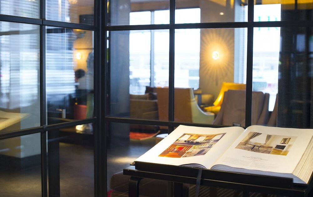 Фото South Place Hotel