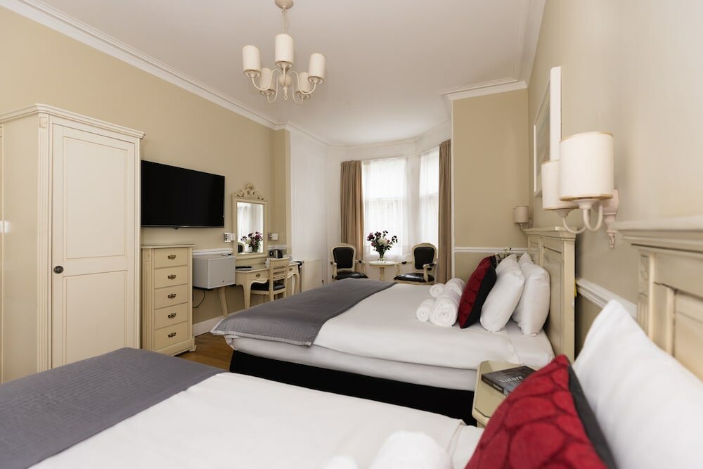 Фото The Haymarket Lairg Hotel