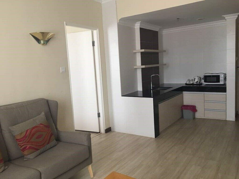 Фото Somerset Hotel