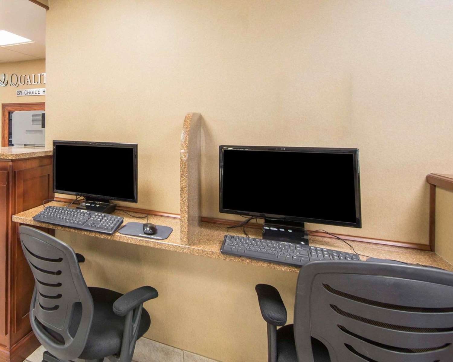 Фото Quality Inn Merchants Drive