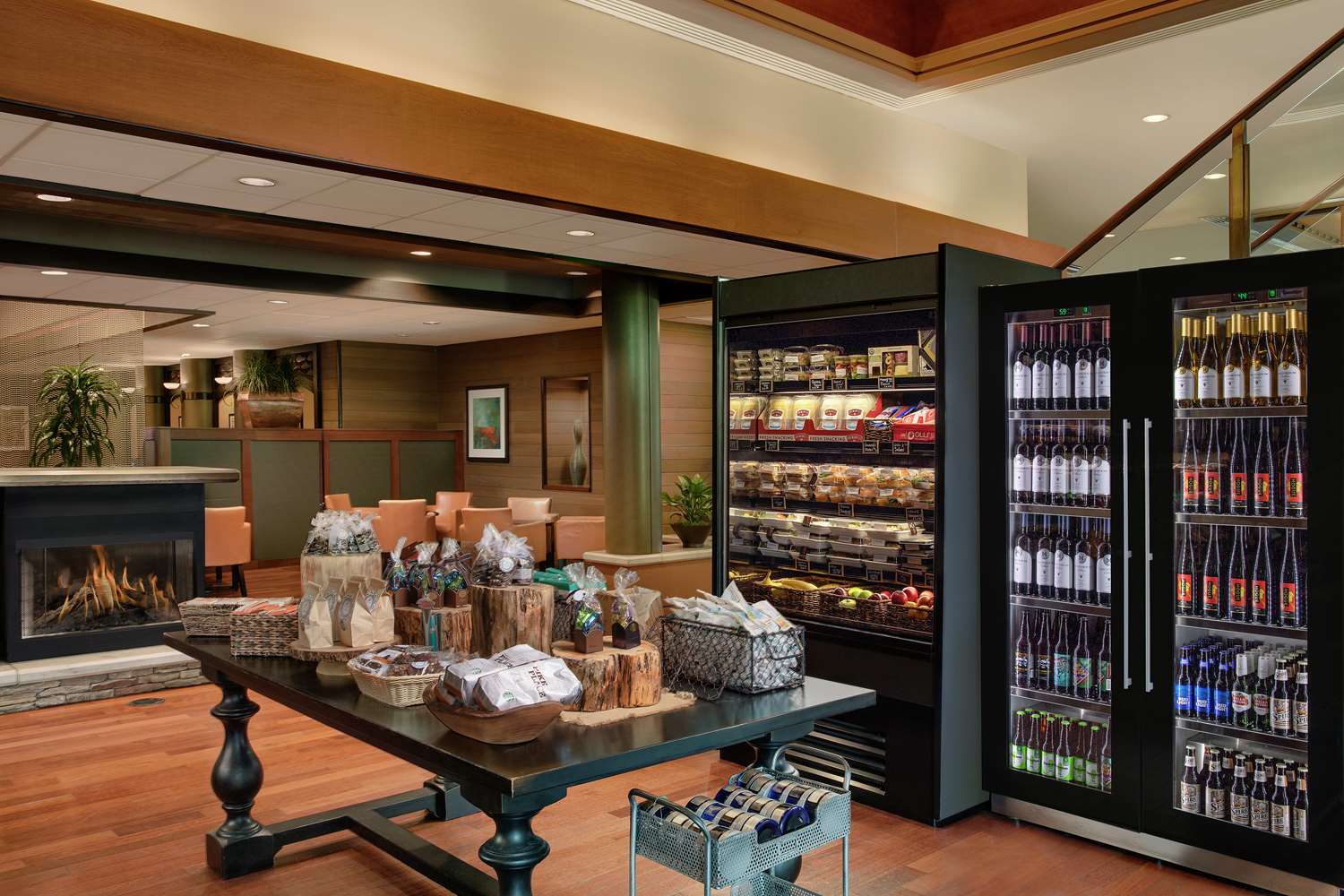 Фото Doubletree by Hilton Seattle Airport