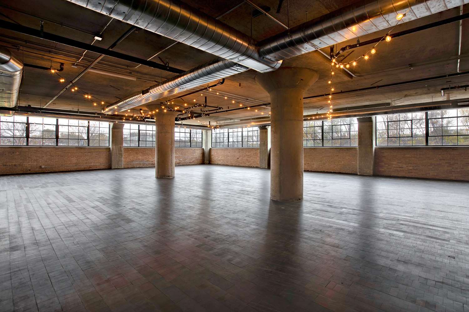 Фото Embassy Suites by Hilton Rockford Riverfront