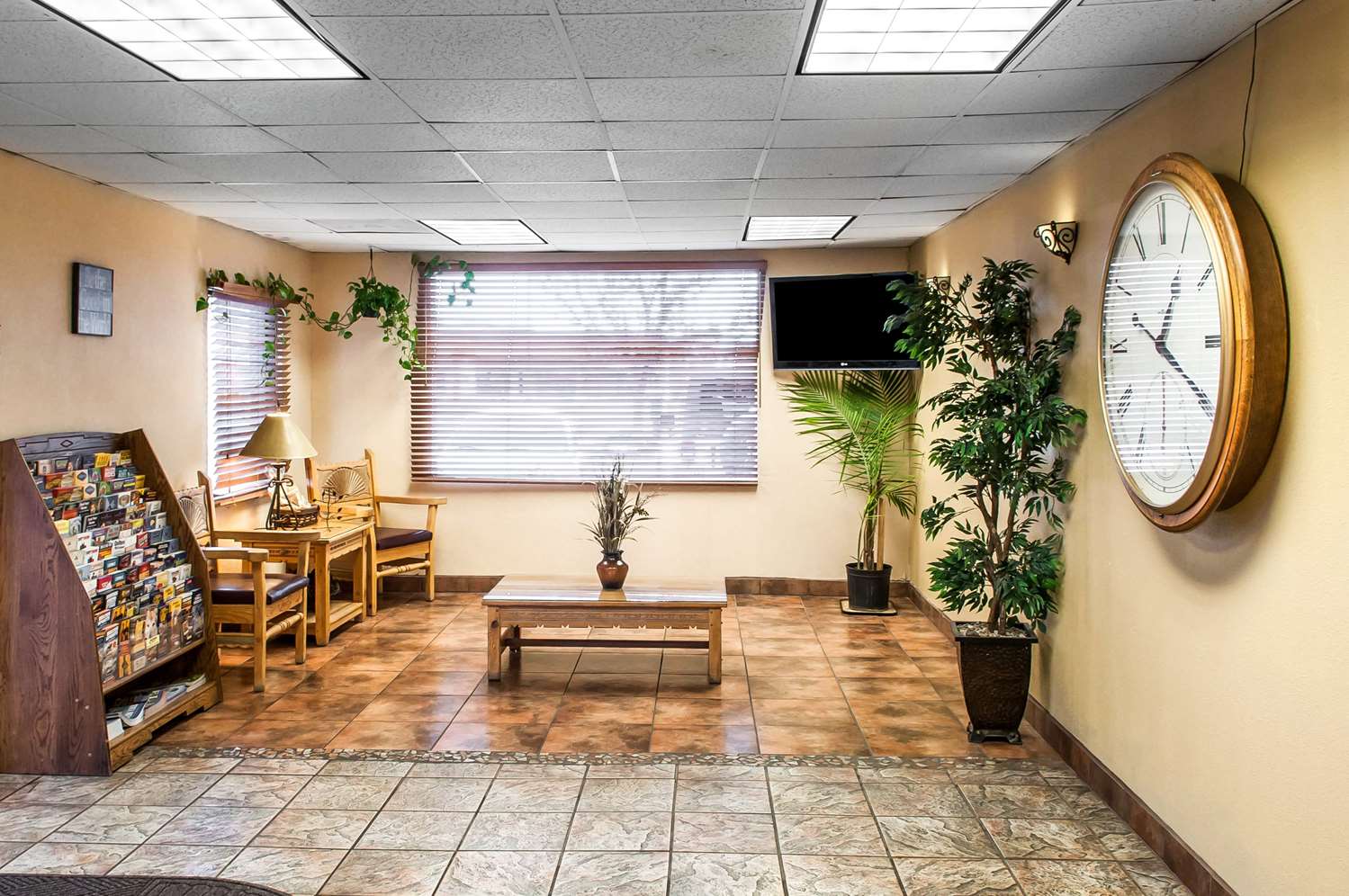 Фото Rodeway Inn East