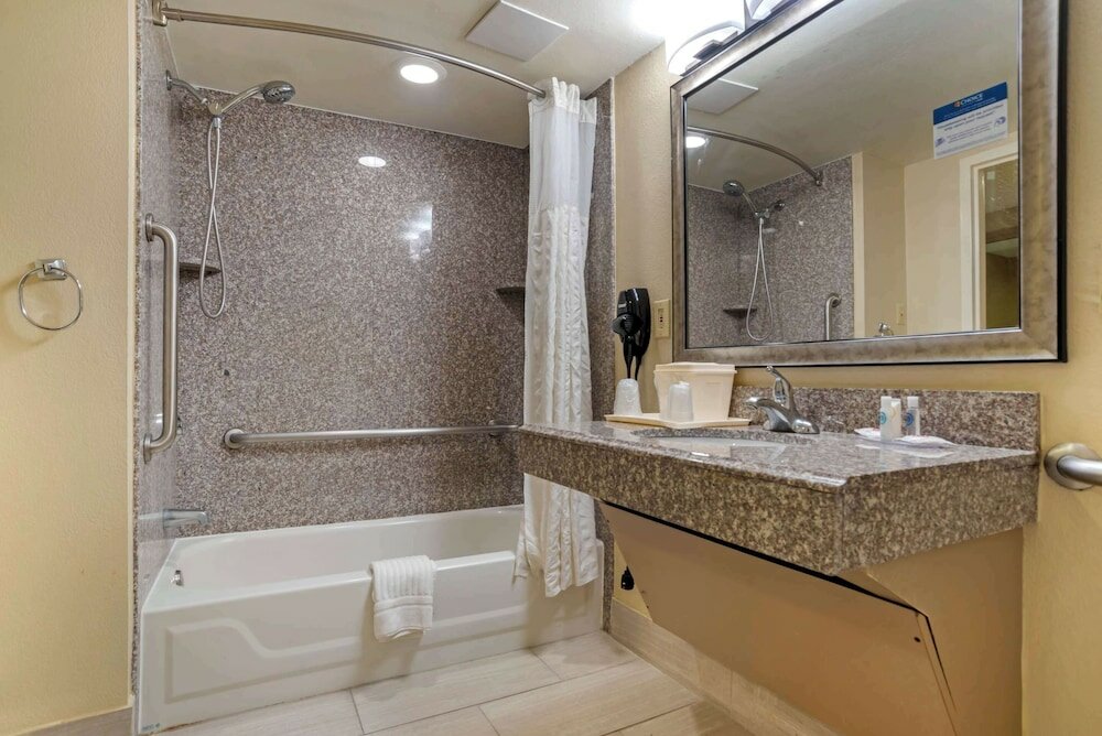 Фото Comfort Inn University Area