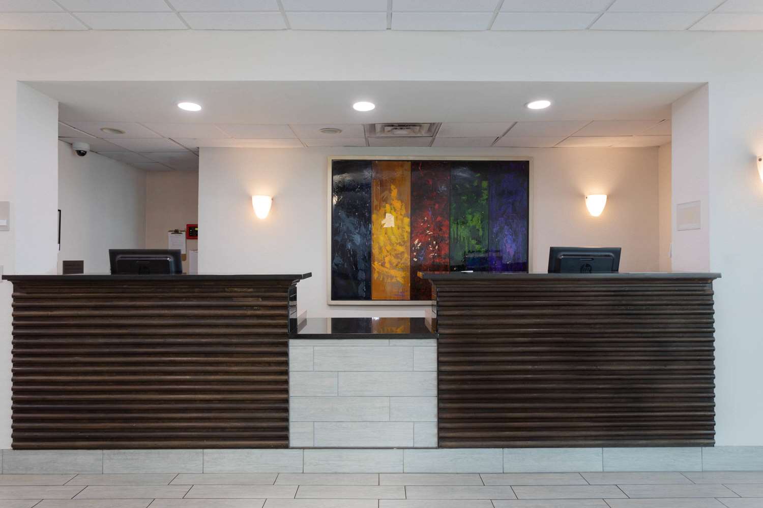 Фото Wyndham Garden Tallahassee Capitol