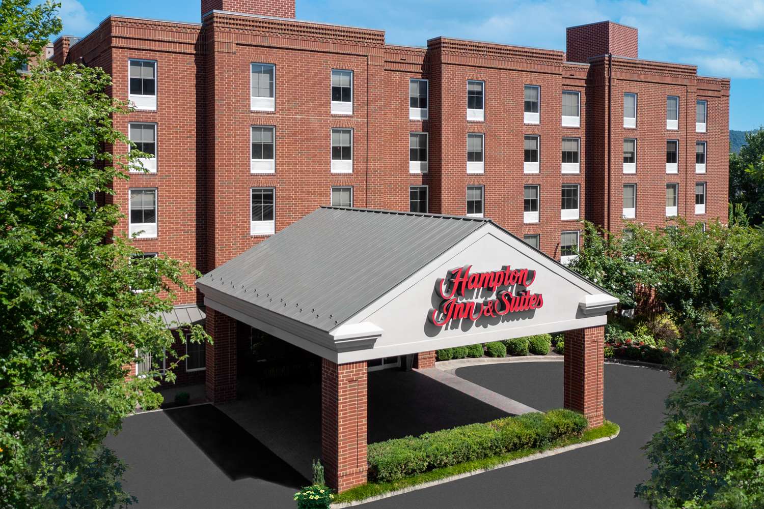 Фото Hampton Inn & Suites Charlottesville-At the University
