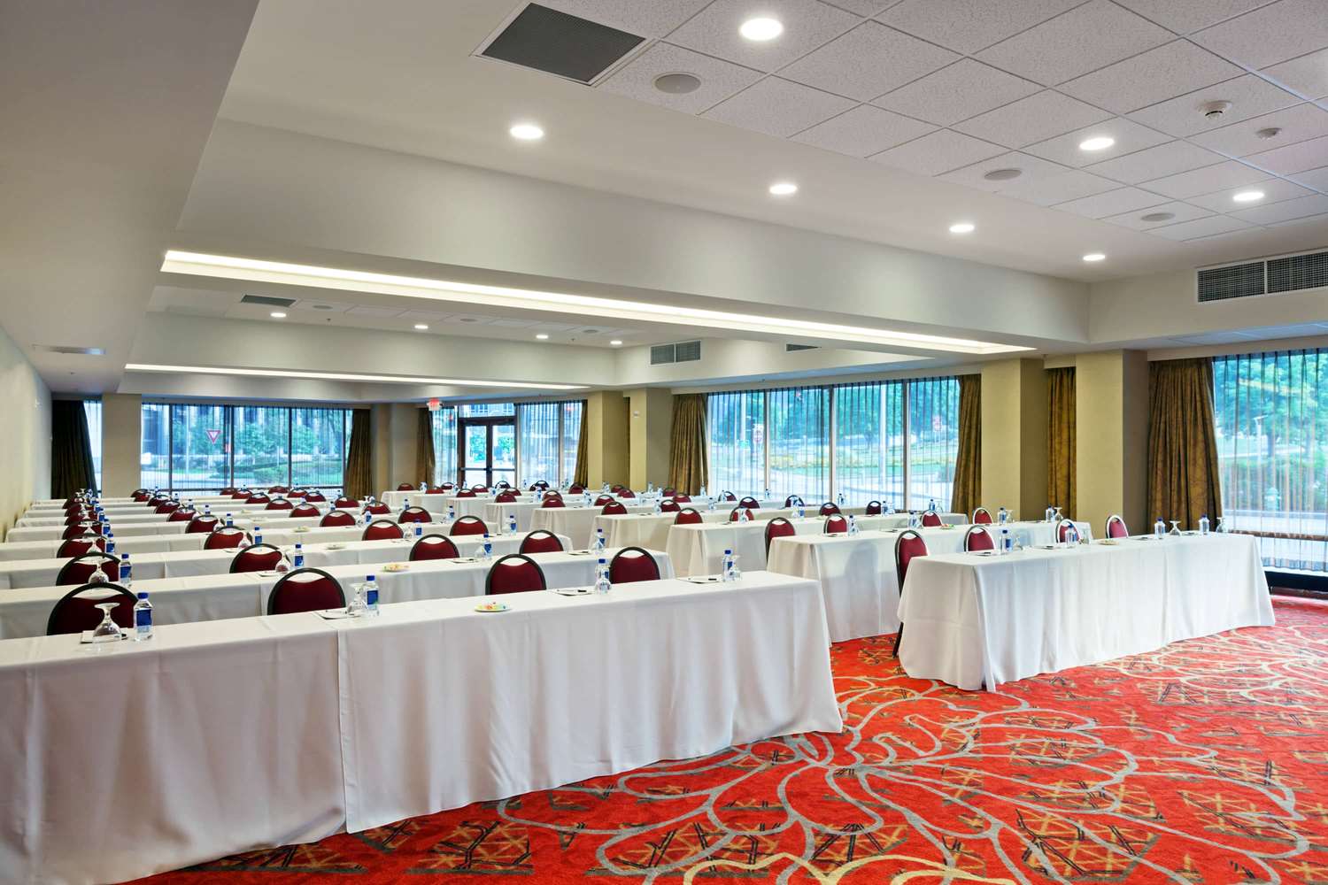 Фото Wyndham Grand Pittsburgh Downtown