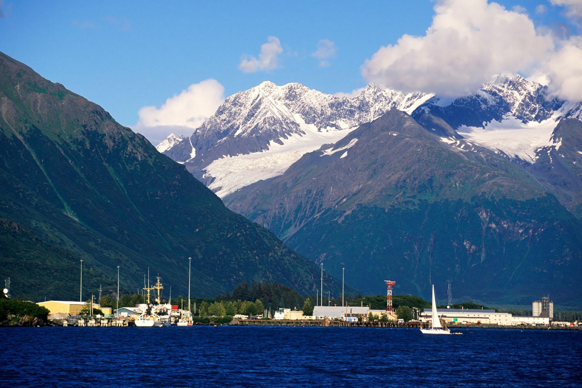 Фото Totem Hotel and Suites