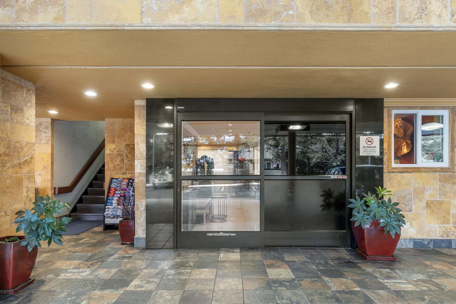 Фото Best Western Plus Airport Plaza