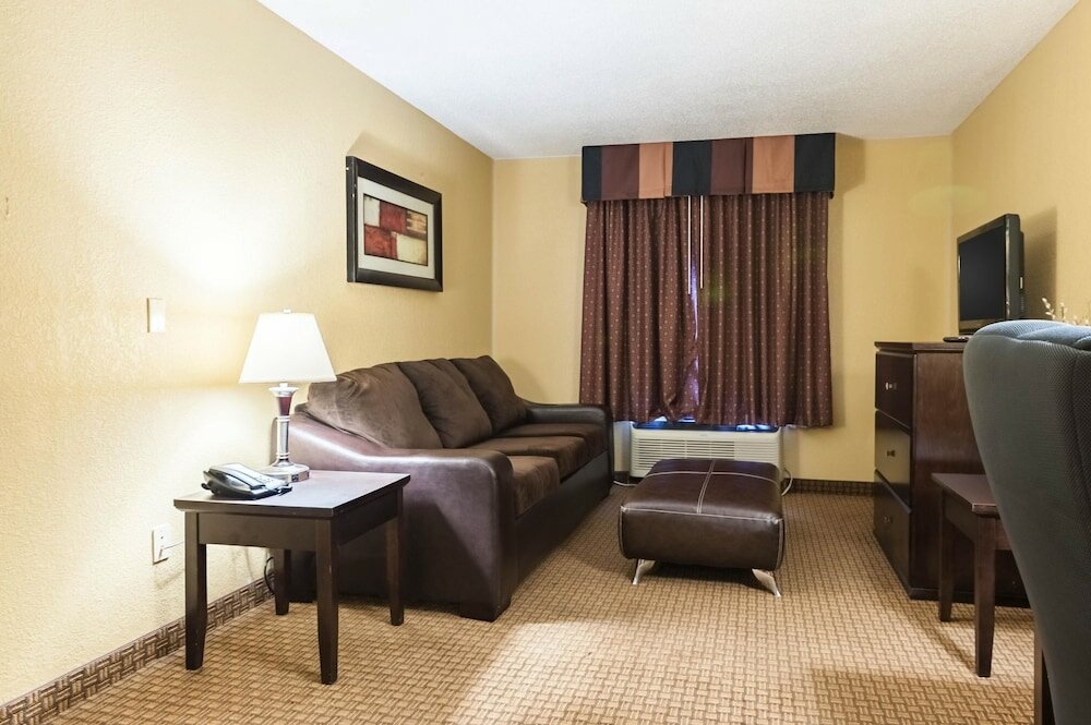 Фото Quality Inn & Suites Lafayette