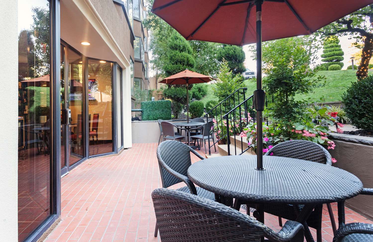 Фото Seville Plaza Hotel, Trademark Collection by Wyndham