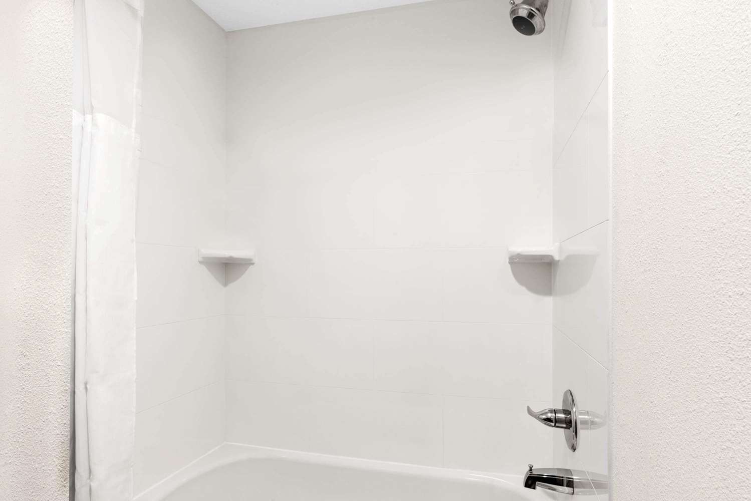 Фото La Quinta Inn & Suites by Wyndham Portland Nw