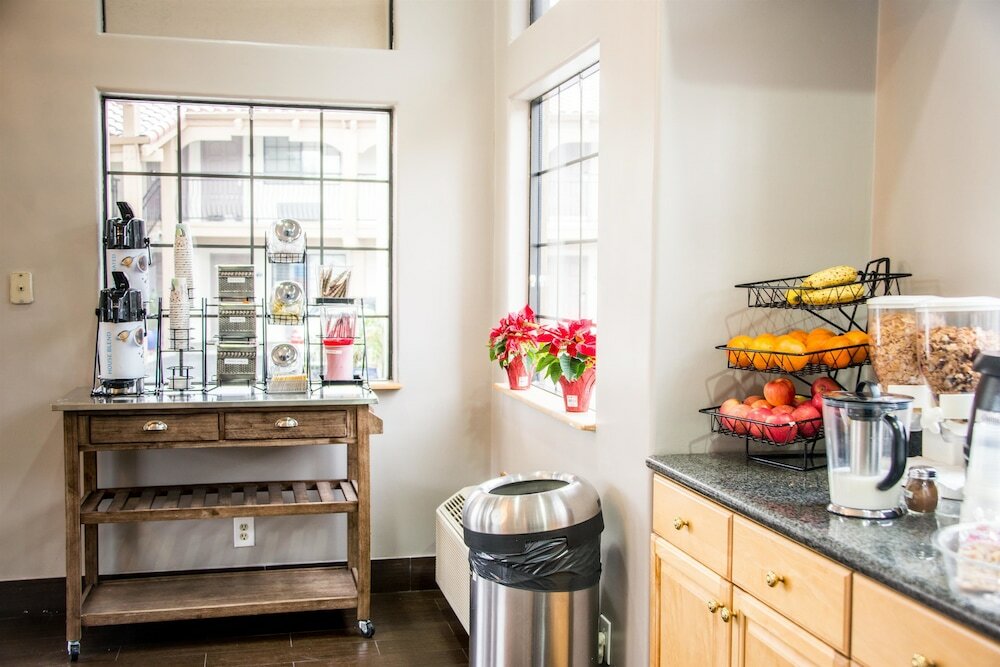 Фото SureStay Plus by Best Western Santa Clara Silicon Valley