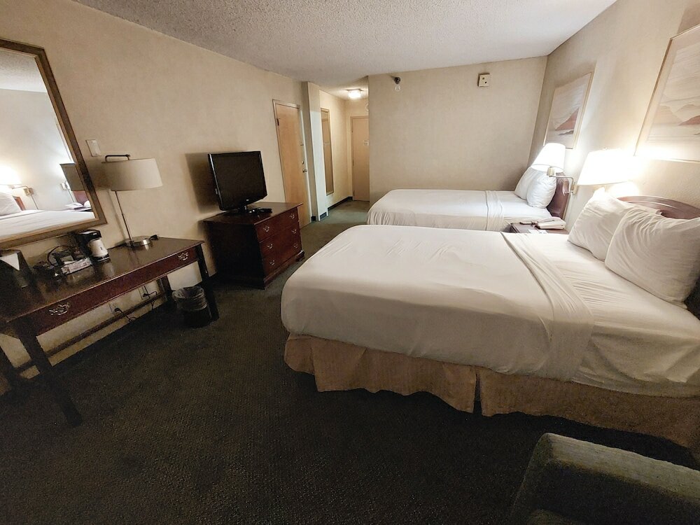 Фото Ramada by Wyndham Reno Hotel and Casino