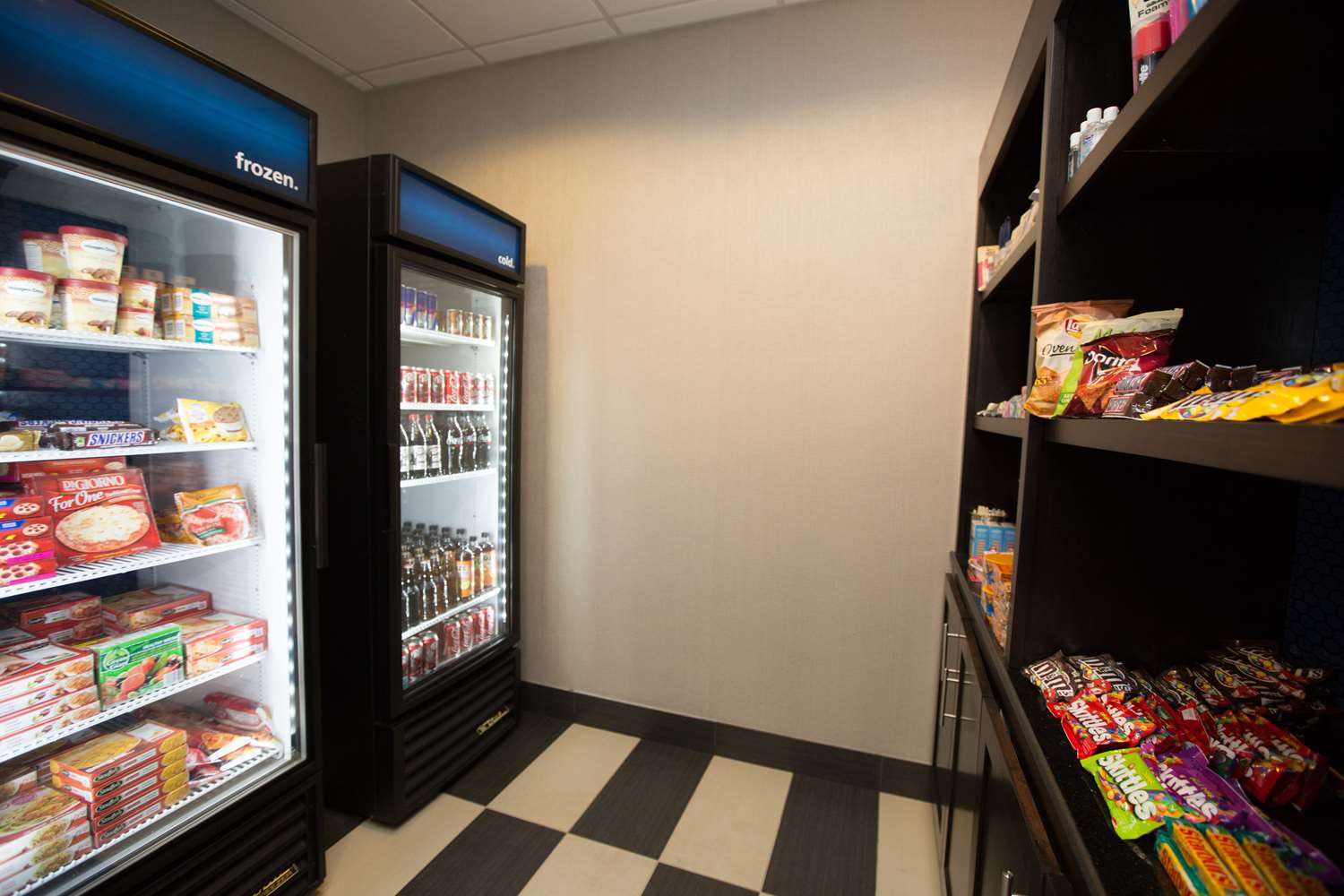 Фото Hampton Inn & Suites Oklahoma City Airport