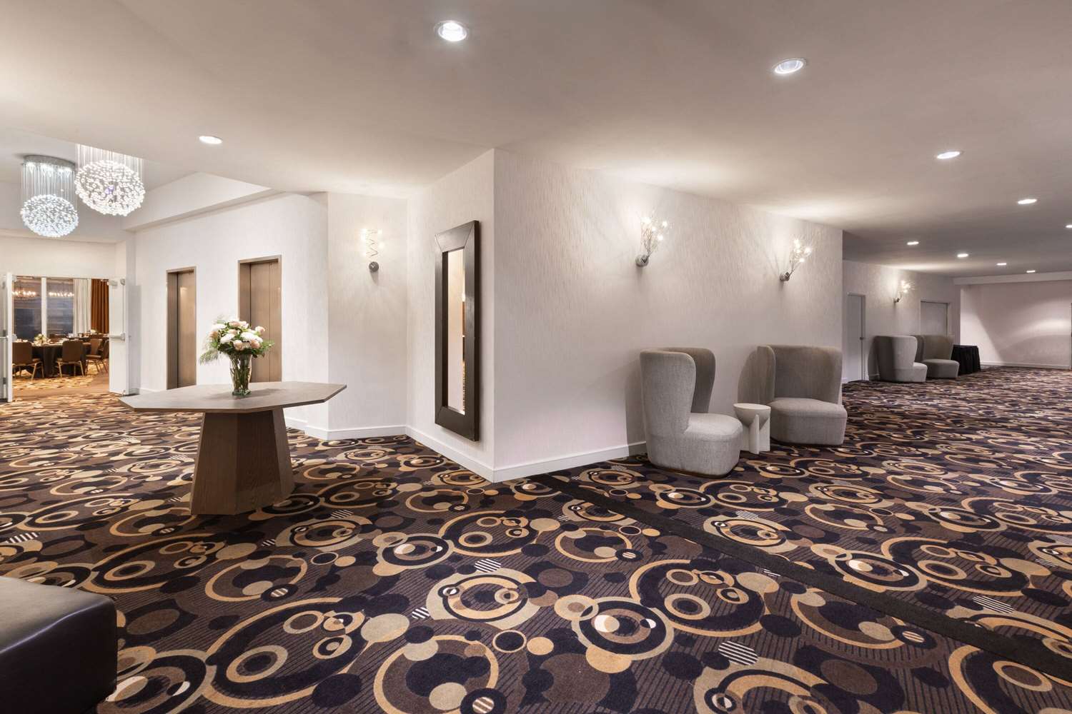 Фото Wyndham Garden Norfolk Downtown