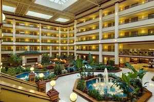 Гостиница Embassy Suites by Hilton Lexington/UK Coldstream