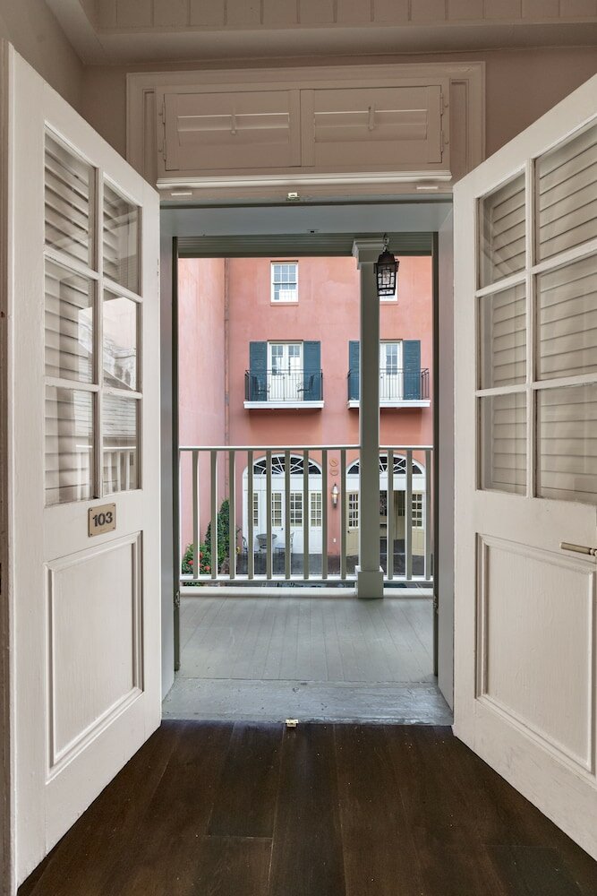 Фото Dauphine Orleans Hotel