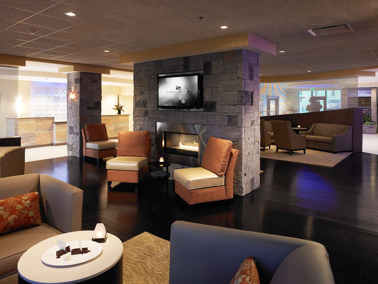 Фото The Strathallan Rochester Hotel & Spa- A DoubleTree by Hilton