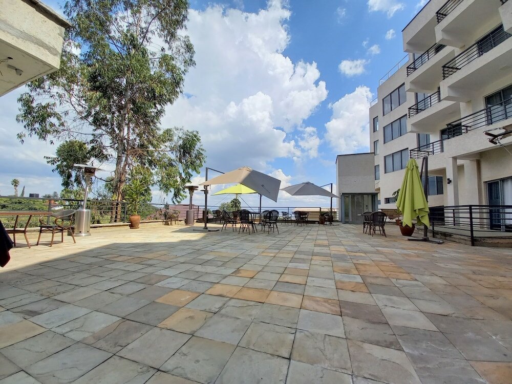 Фото The Alps Hotel