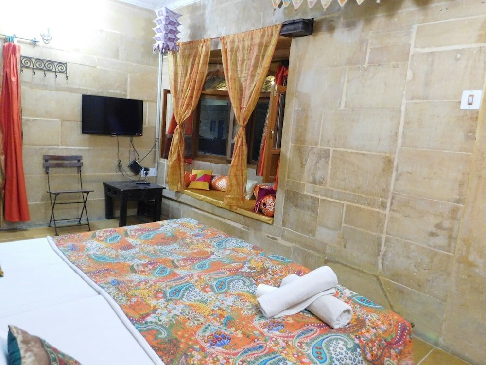 Фото Hotel Shahi Palace