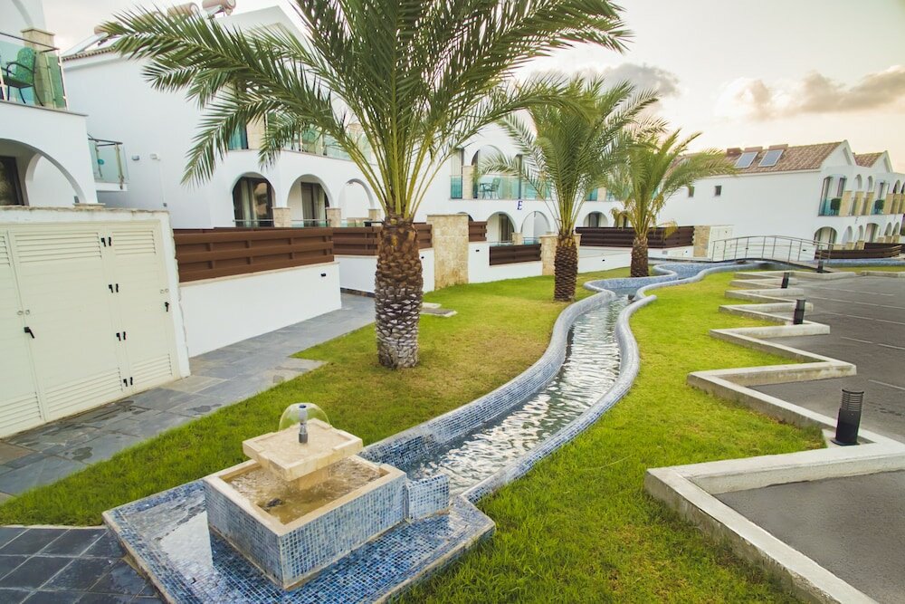 Фото Latchi Escape Hotel & Suites