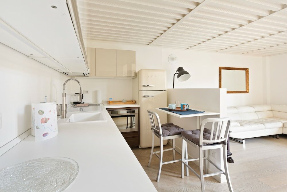 Фото Elegant Loft with balcony