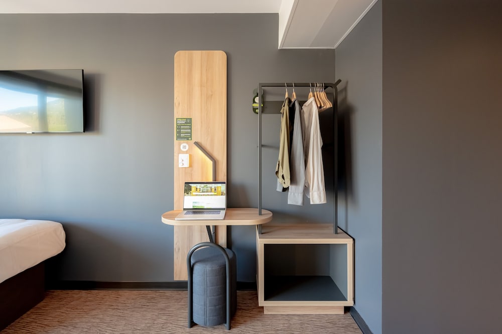 Фото B&b Hotel Toulon Centre Gare