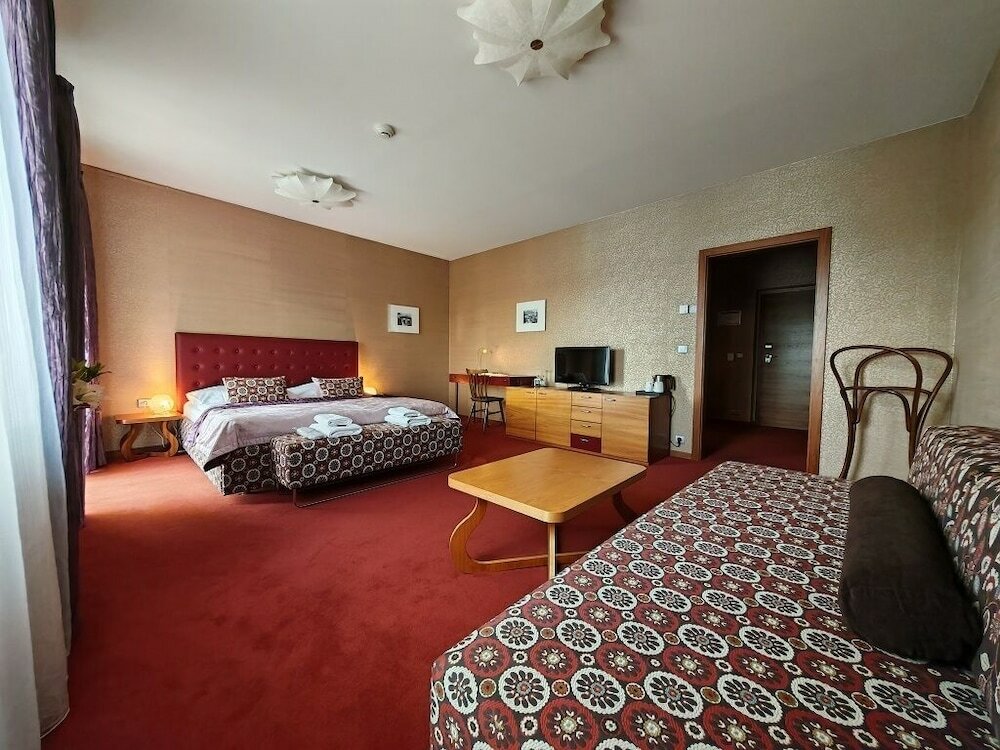 Фото Hotel Rajska Zahrada