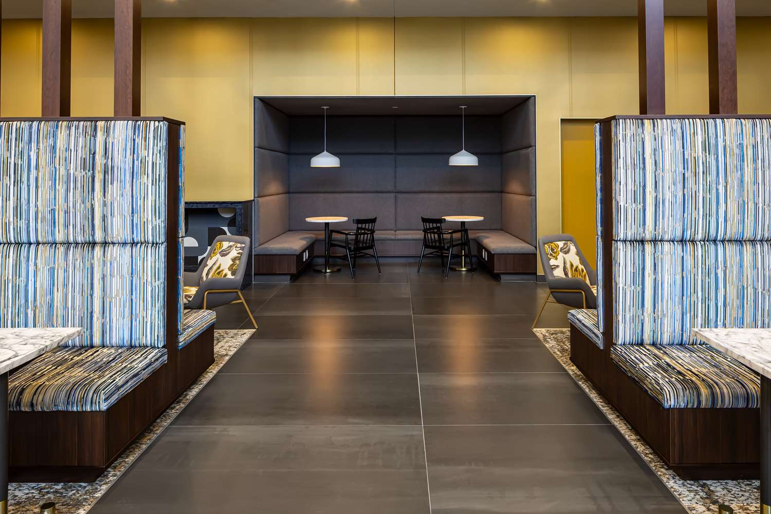 Фото Hampton Inn & Suites Rochester Downtown