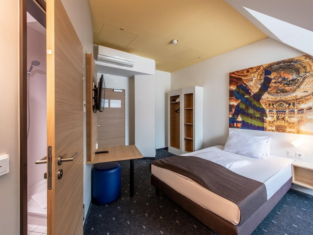 Фото B&b Hotel Bayreuth