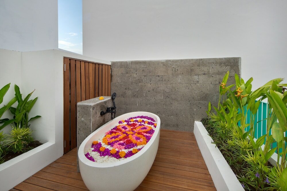 Фото Ayona Villa Canggu by Ini Vie Hospitality