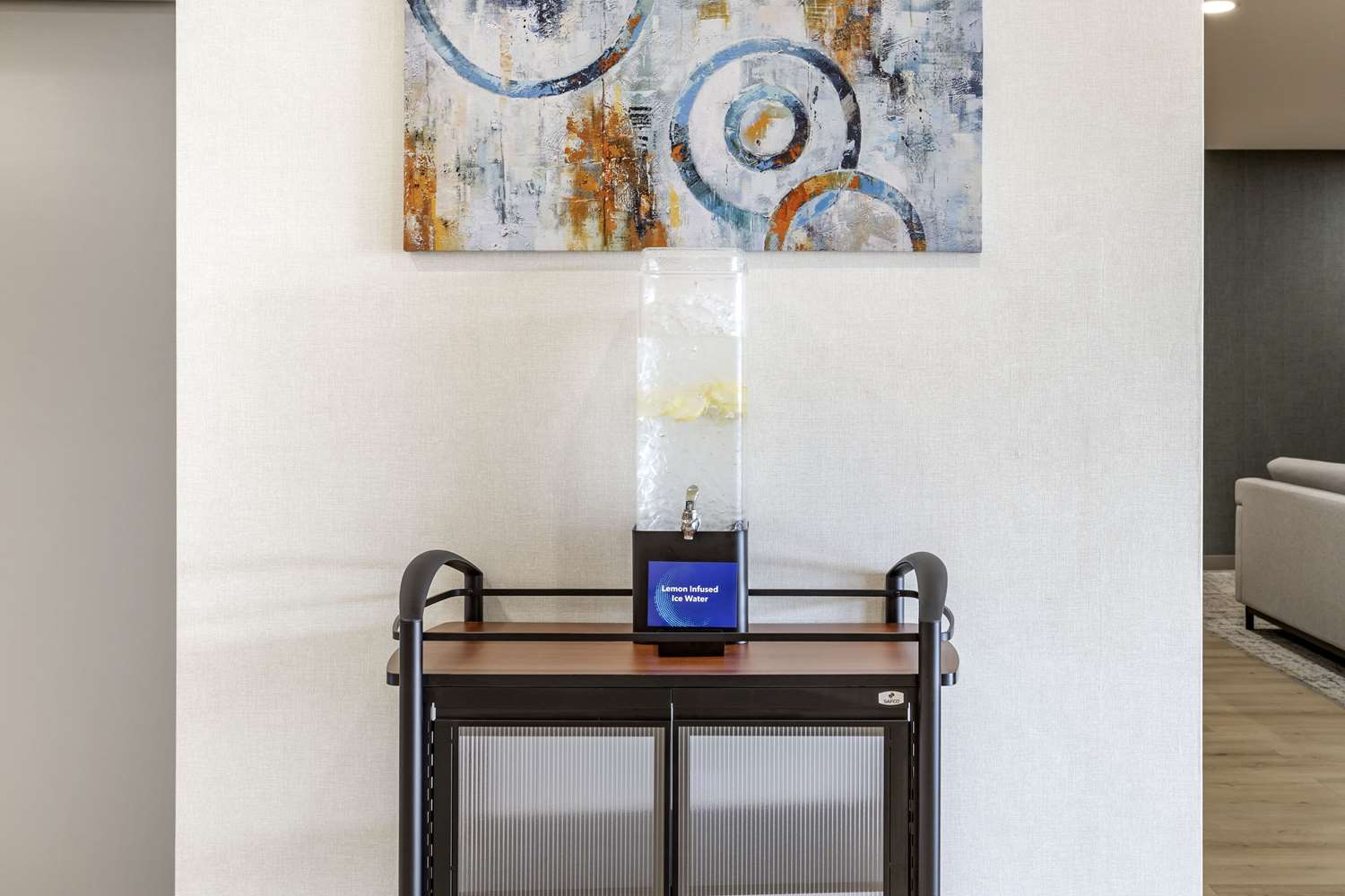 Фото Comfort Inn & Suites Newark Liberty International Airport