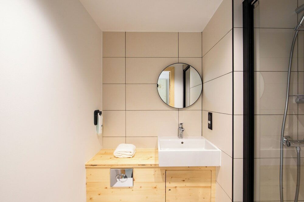 Фото EasyHotel Marseille Euromed