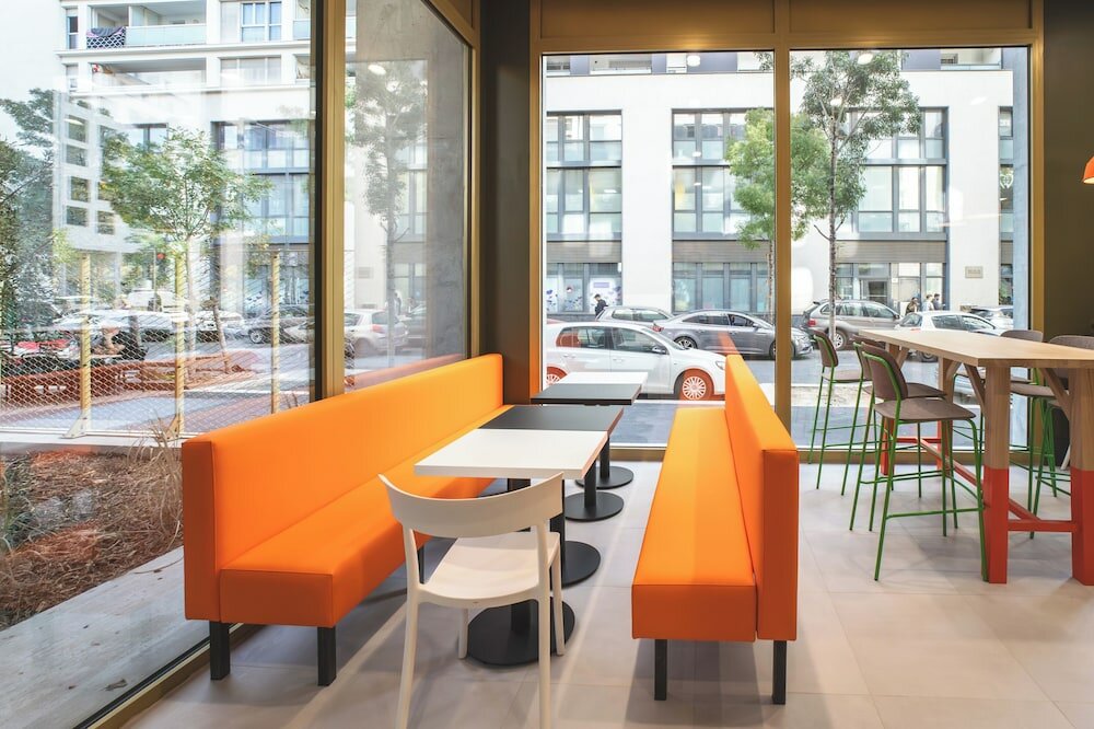 Фото EasyHotel Marseille Euromed