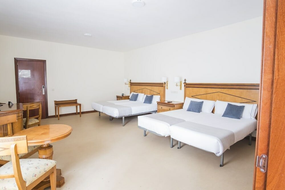 Фото Hotel Iberia