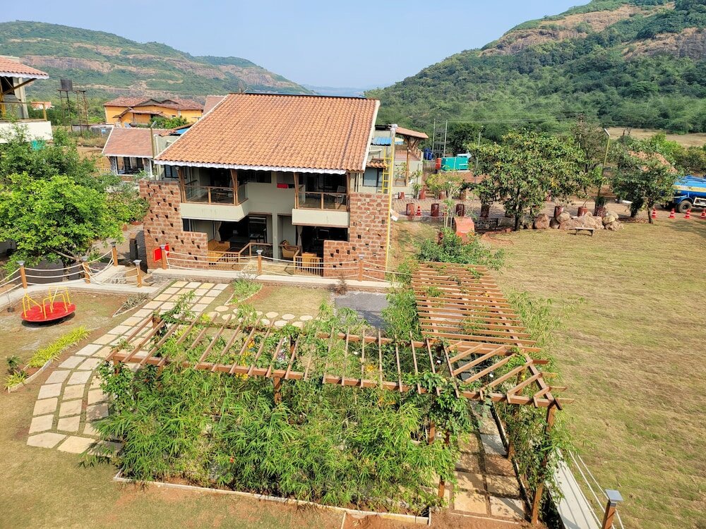 Фото Mastiff Grand La Villae Resort