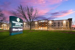 Woodspring Suites Dearborn - Detroit (Blue Line, Downtown Largo metro station), hotel