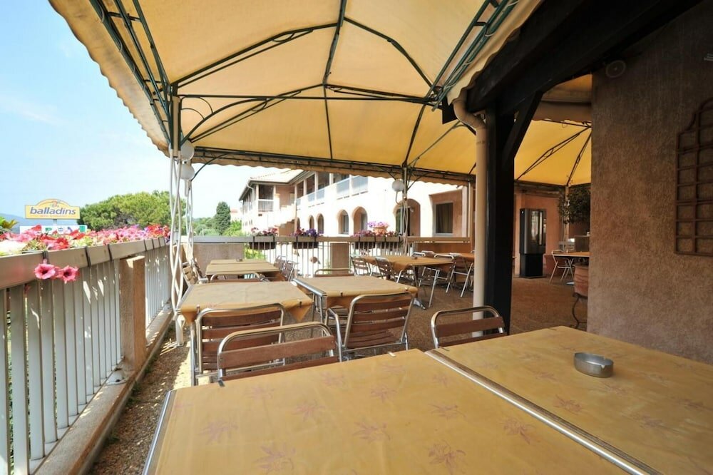 Фото Hotel Belvédère Cannes-Mougins