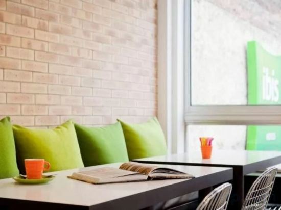 Фото Ibis Styles Buttes Chaumont