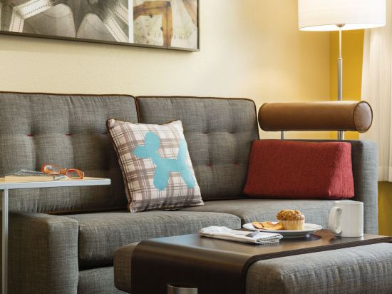 Фото TownePlace Suites by Marriott Red Deer