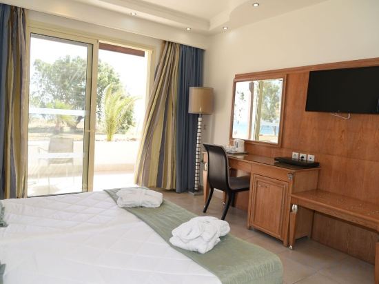 Фото Natura Park Village