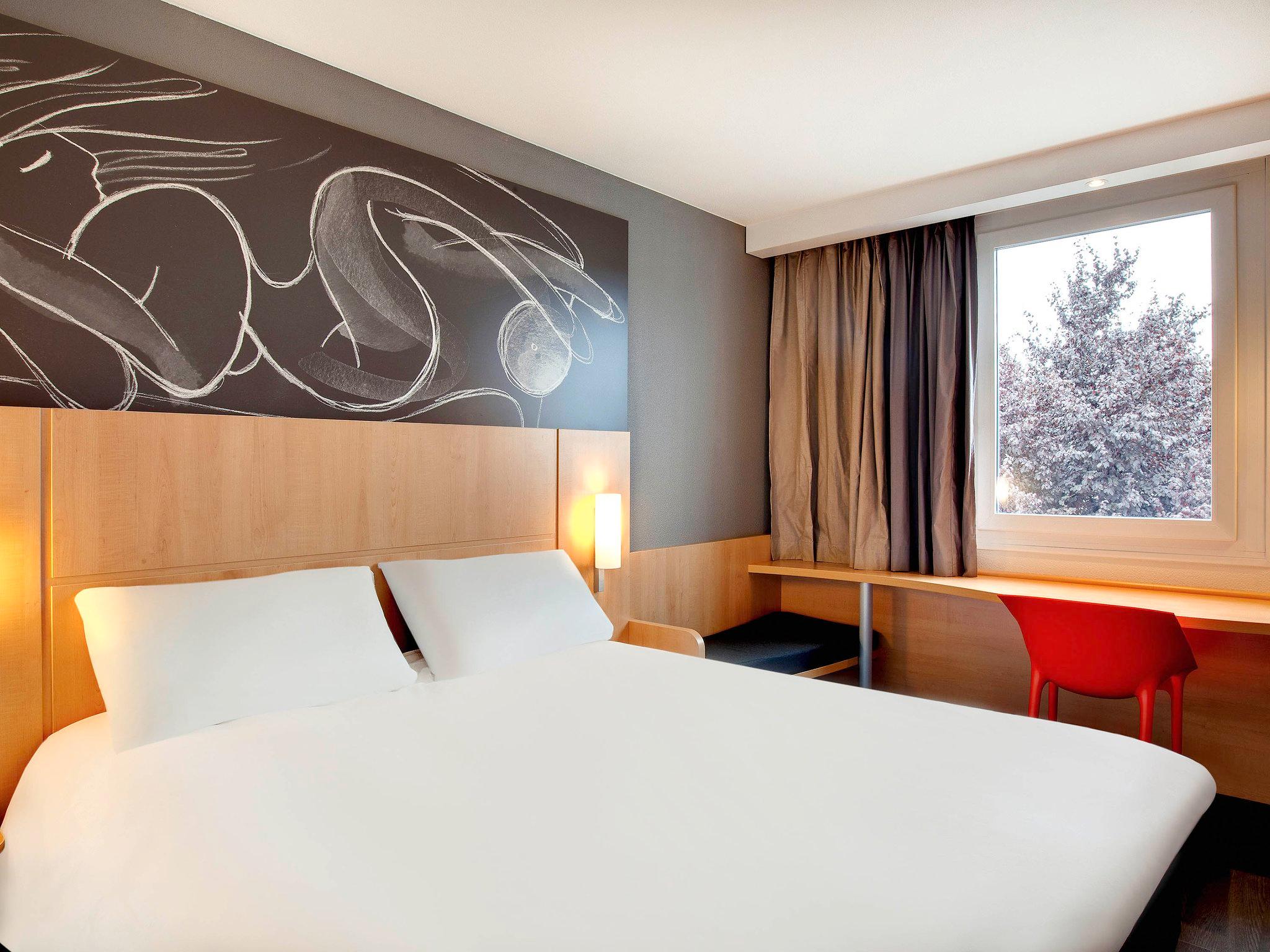 Фото Ibis budget Clermont-Ferrand Nord Riom