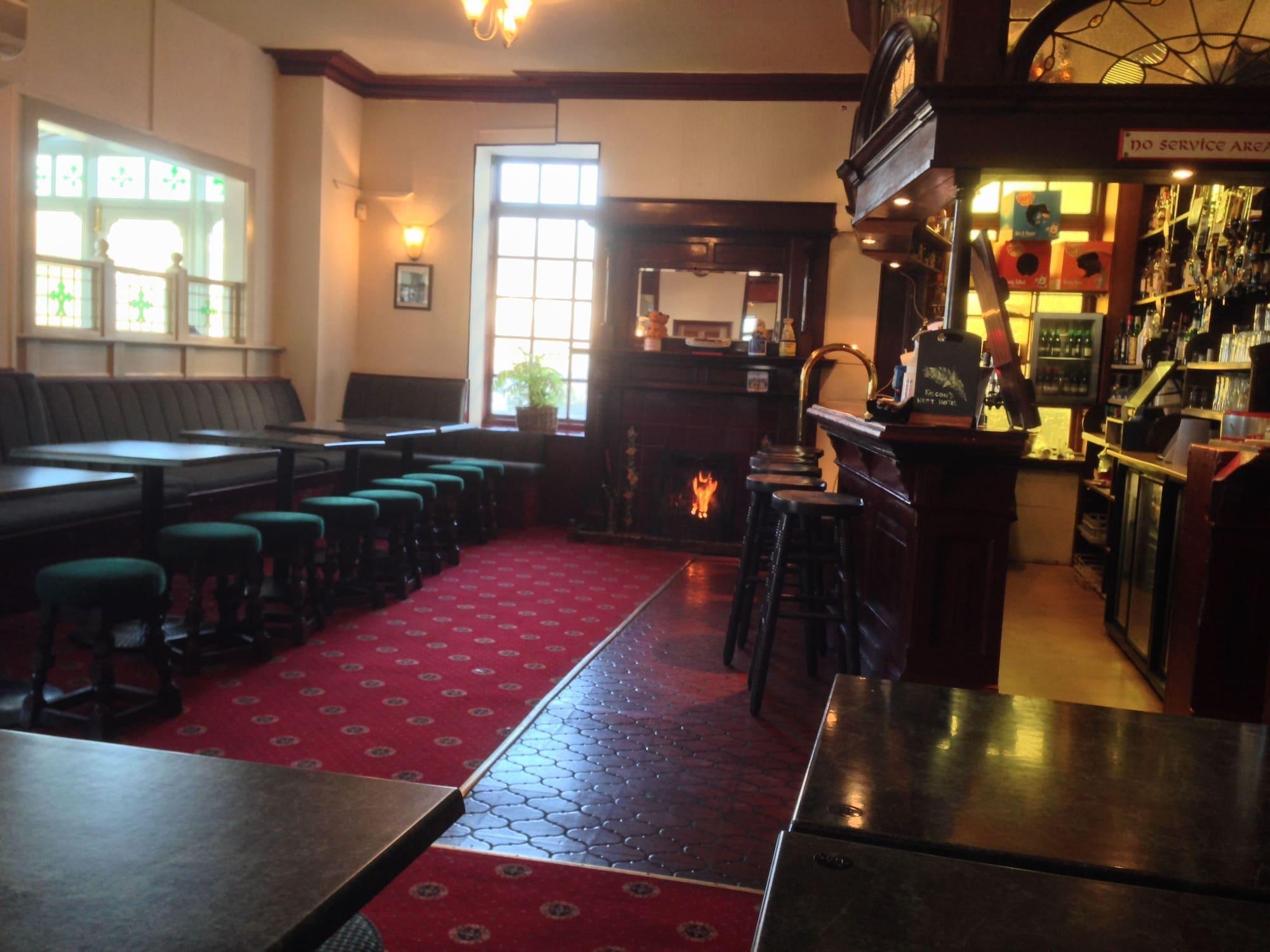 Фото Falcon's Nest Self Catering Apartments